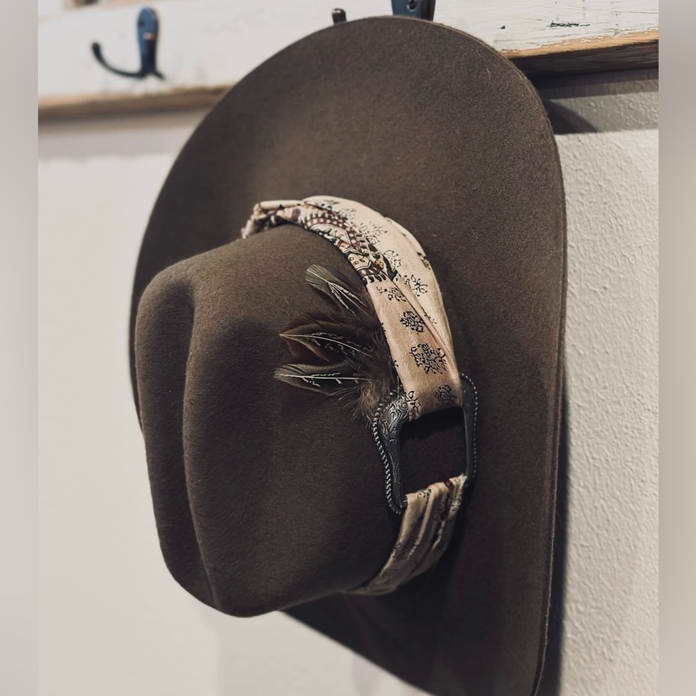 Custom wool felt hat by Howdyhatbar&Co.
